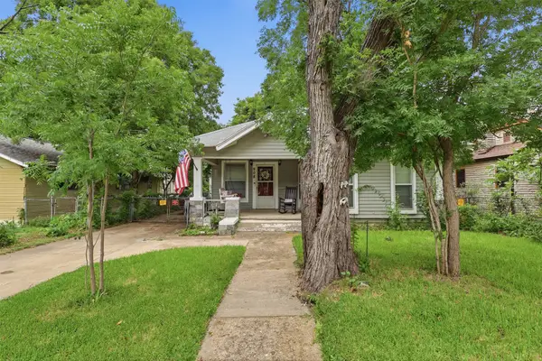 908 N Winnetka Avenue, Dallas, TX 75208