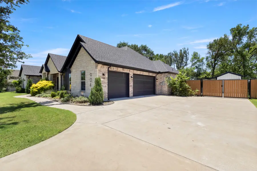 904 Taylor Branch, Springtown, TX 76082 - #2