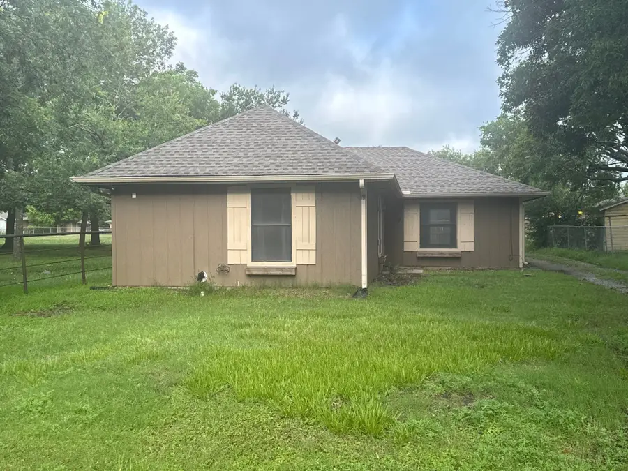 513 S Carter Street, Whitewright, TX 75491 - #2