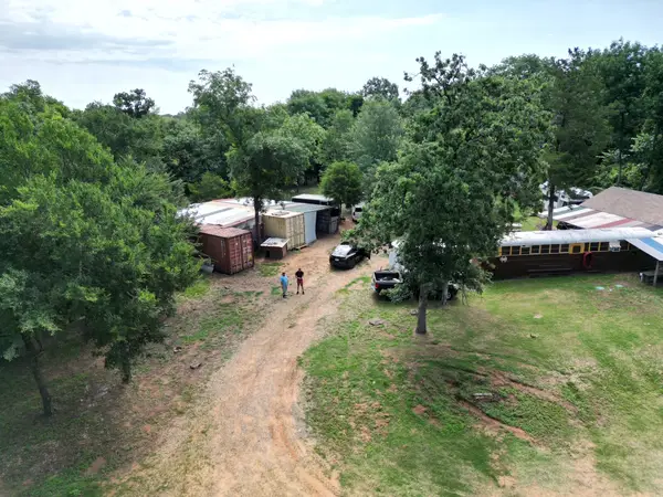 9428 Rolling Acres Road, Tool, TX 75143