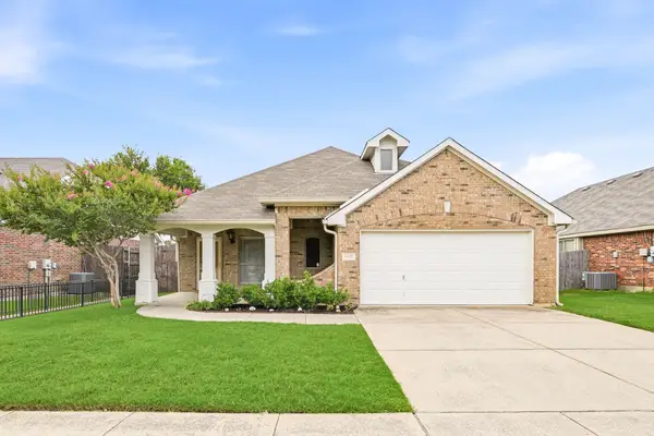 6532 Fairview Drive, Watauga, TX 76148