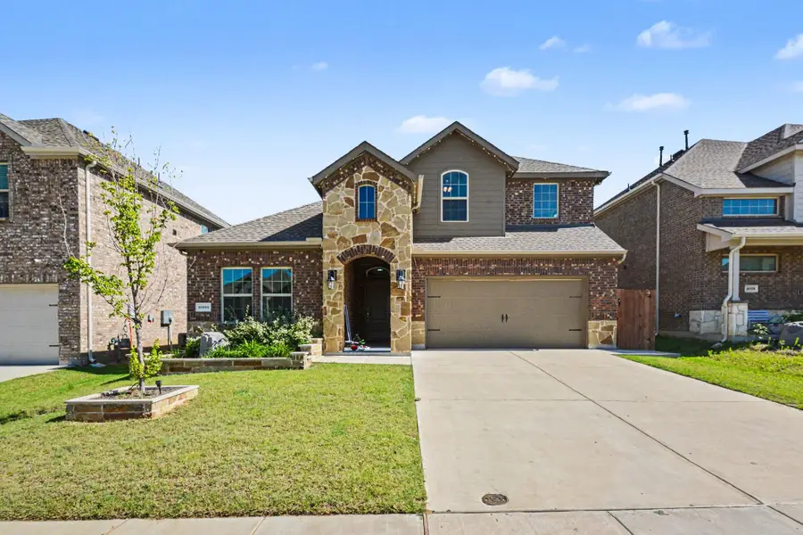 10600 Breezeway Drive, Aubrey, TX 76227 - #2