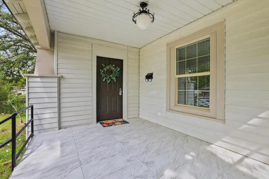 537 E Sears Street, Denison, TX 75021 - #2