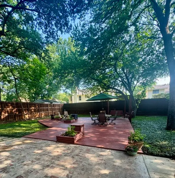 516 Woodhill Court, Grapevine, TX 76051