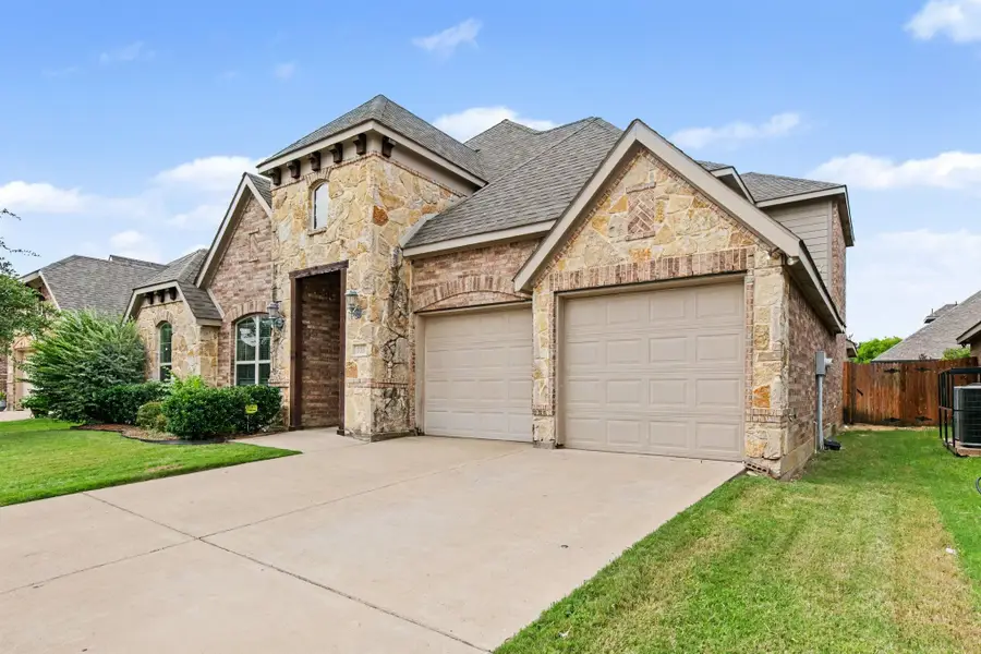 233 Hawks Ridge Trail, Burleson, TX 76028 - #2