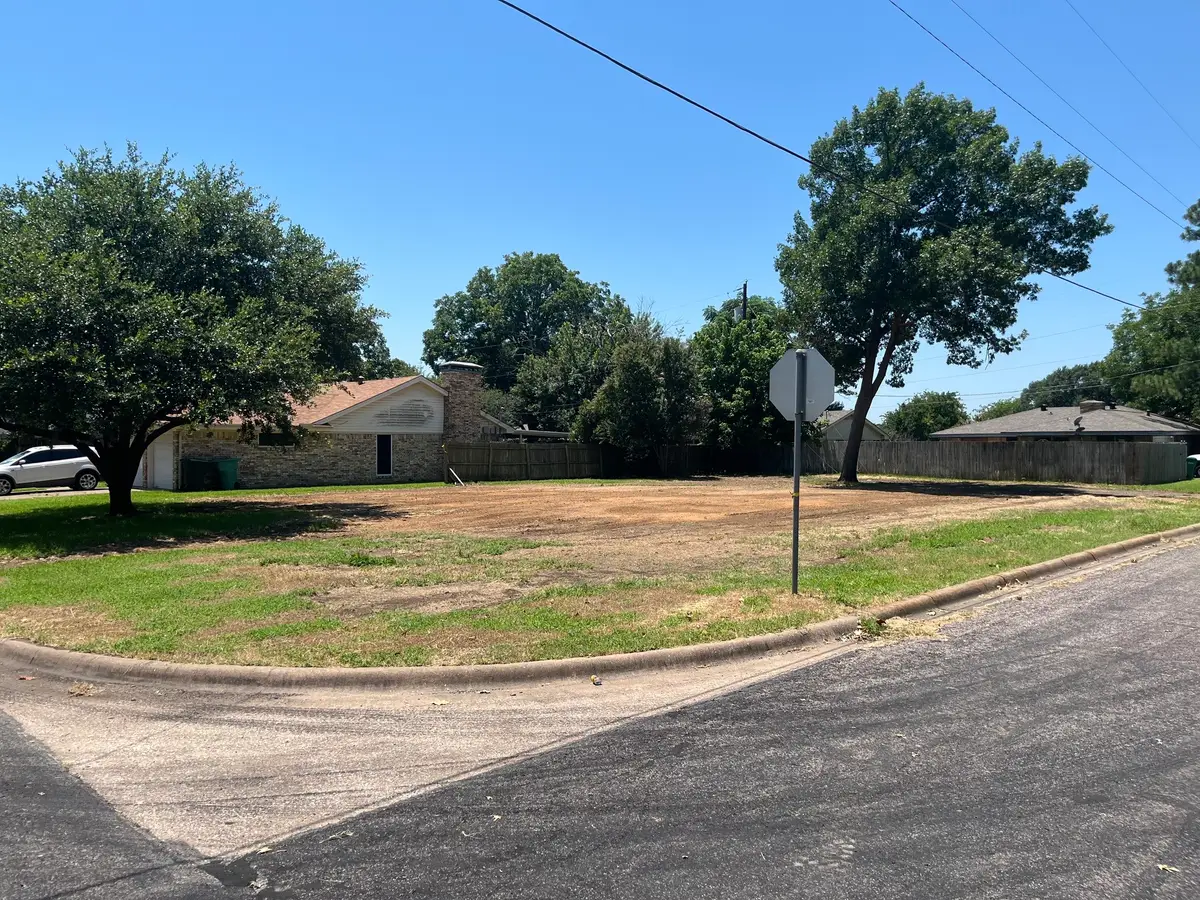2818 Dover Drive, Sherman, TX 75092 - #1
