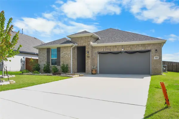 808 Jaguar Ridge, Godley, TX 76044