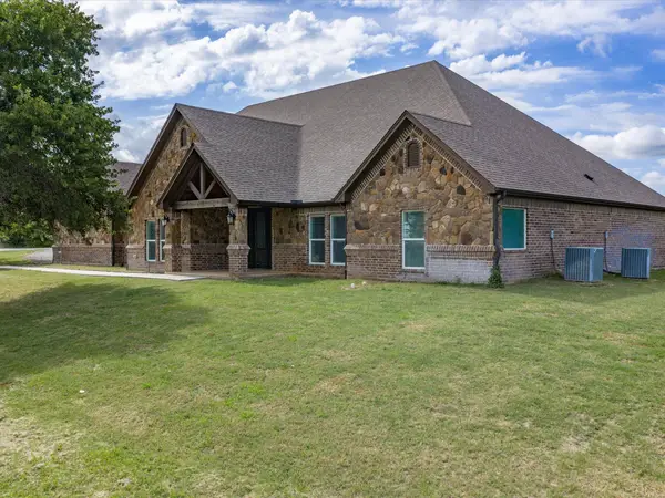 910 County Road 1111, Decatur, TX 76234