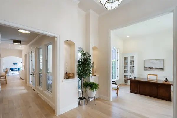 14725 Celestial Place, Addison, TX 75254