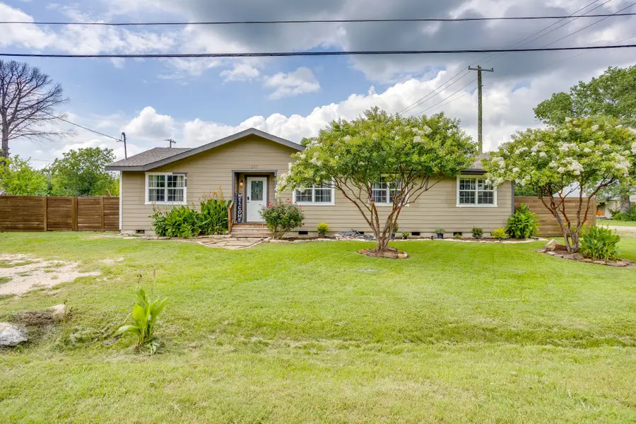 203 E Henderson Street, Itasca, TX 76055 - #3