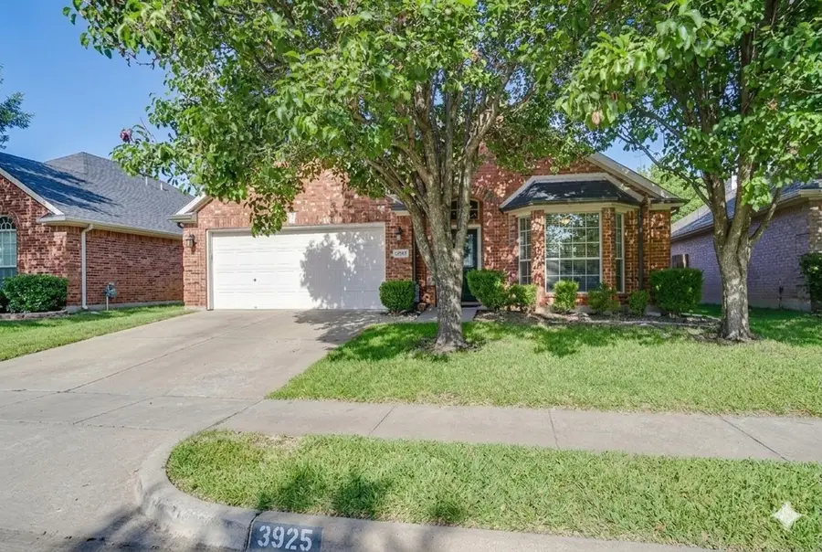 3925 Glenwyck Drive, North Richland Hills, TX 76180 - #2