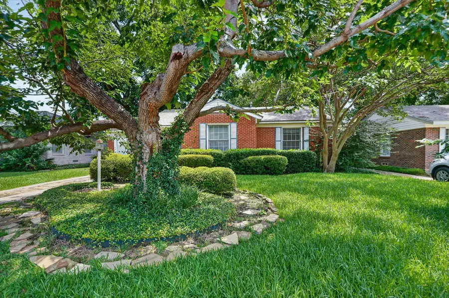 538 Hambrick Road, Dallas, TX 75218 - #2