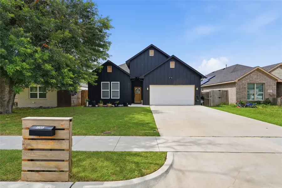 1805 San Antonio Street, Grand Prairie, TX 75051 - #2