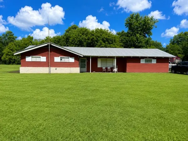 2941 Highway 62 N, Orange, TX 77632