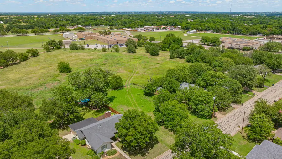 912 W Bridge Street, Granbury, TX 76048 - #3