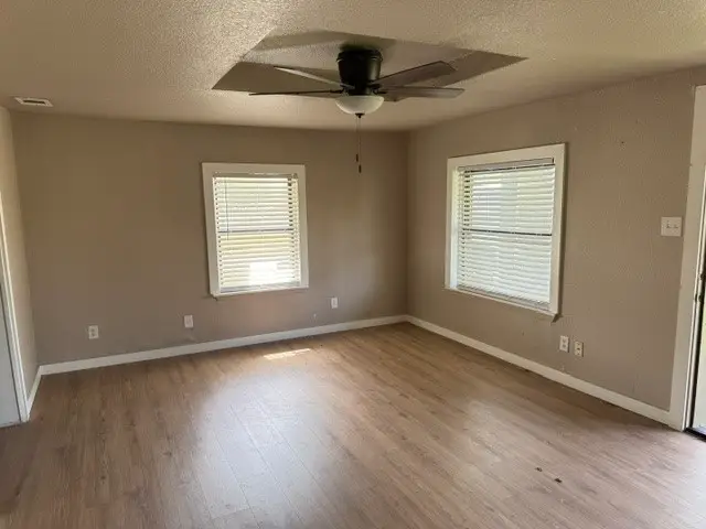 913 Jameson Street, Weatherford, TX 76086 - #3
