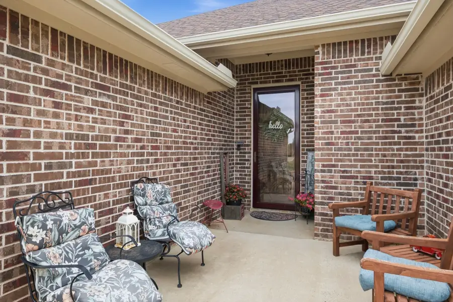134 Donna Circle, Granbury, TX 76049 - #2