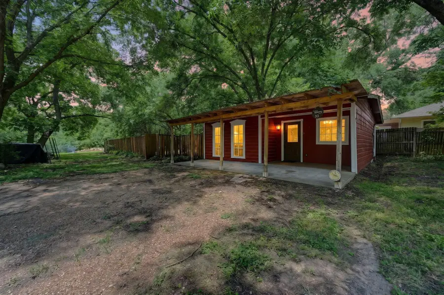 415 S Dallas Avenue, Lancaster, TX 75146 - #2