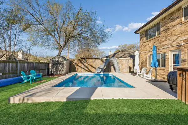 304 Lark Lane, Euless, TX 76039