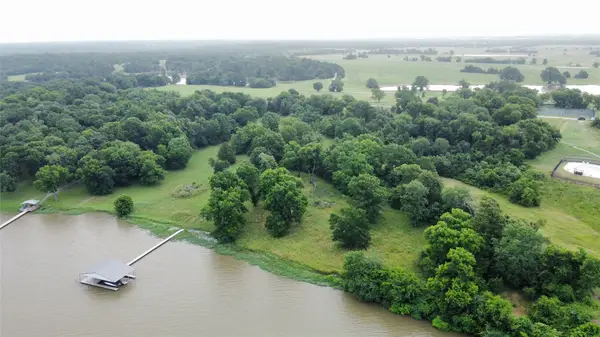 2085 S Oaks, Lone Oak, TX 75453