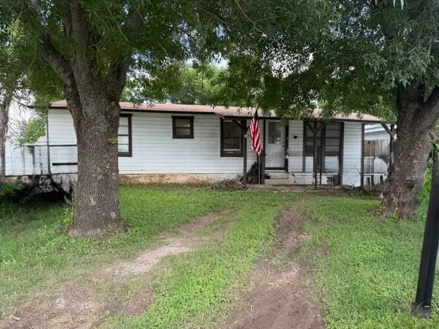 260 W Elm, Stephenville, TX 76401 - #1