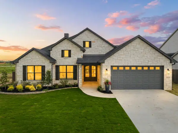 1321 Tahonta Drive, Hewitt, TX 76643