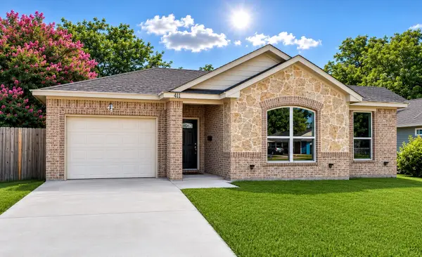 411 N Dwight Avenue, Dallas, TX 75211