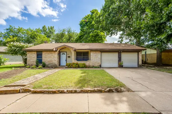 241 Suzanne Terrace, Burleson, TX 76028