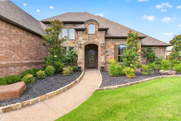 1201 Bluff Springs Drive, Fort Worth, TX 76052