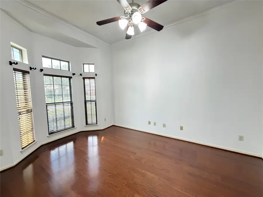 5852 Windy Meadow Lane, Grand Prairie, TX 75052 - #3