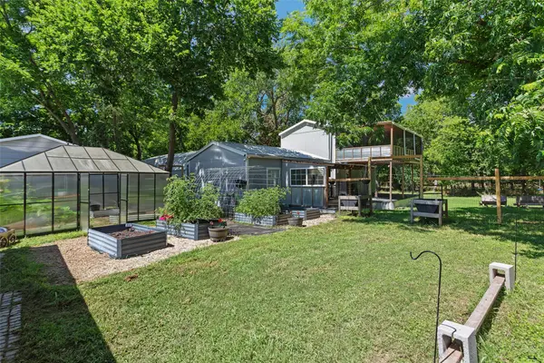 108 Blue Moon Court, Springtown, TX 76082