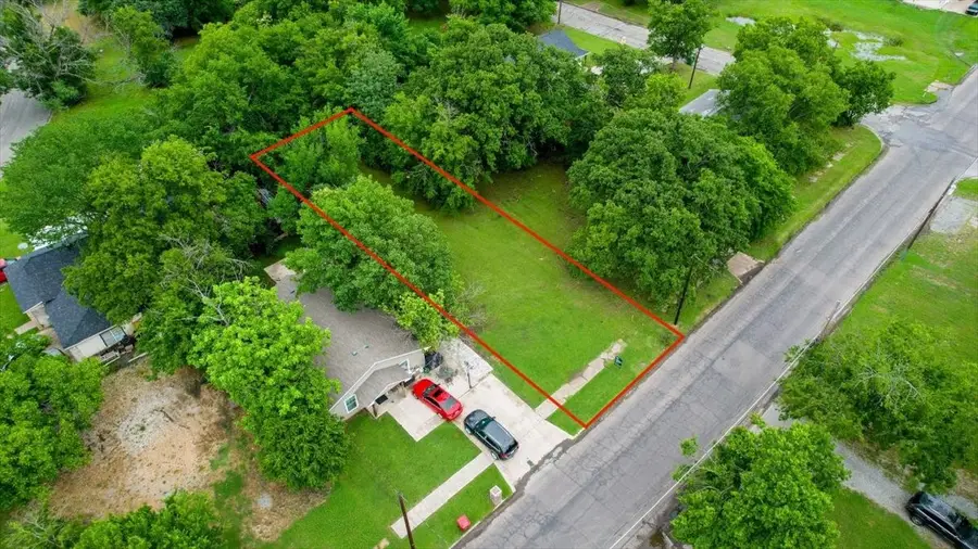 209 E College Street, Sherman, TX 75090 - #2