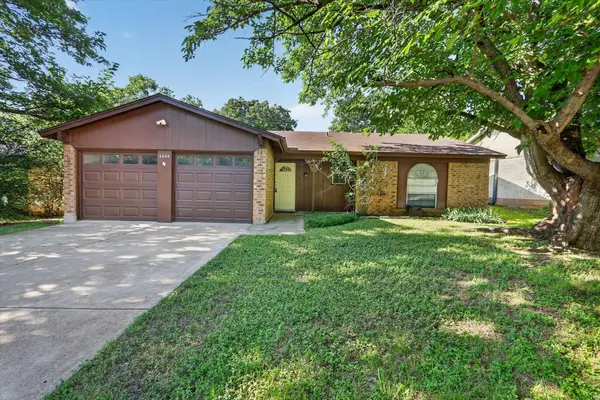 6645 Harrison Way, Watauga, TX 76148