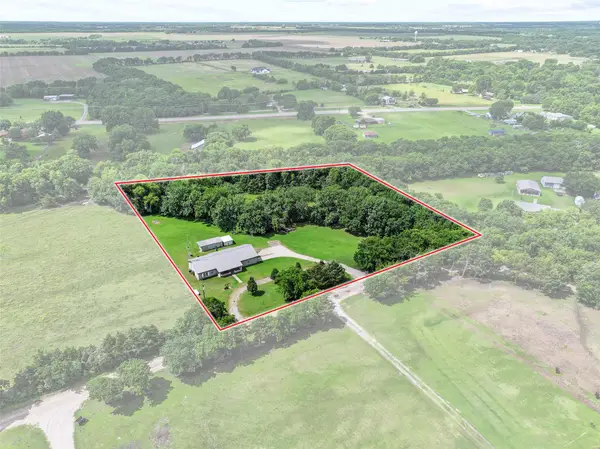 1673 County Road 1525, Ector, TX 75439