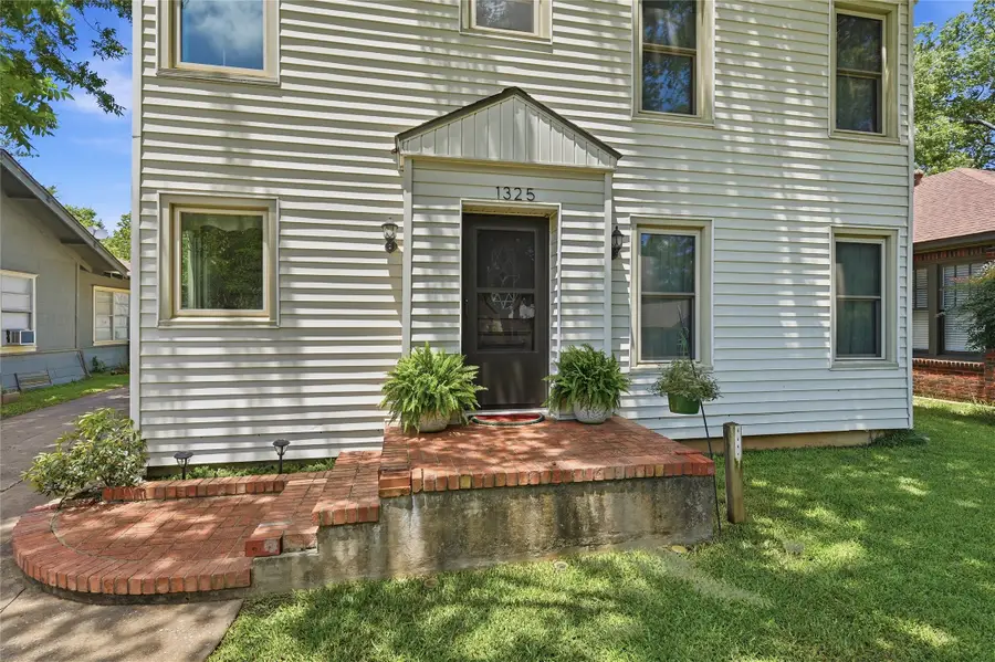 1325 W Main Street, Denison, TX 75020 - #2