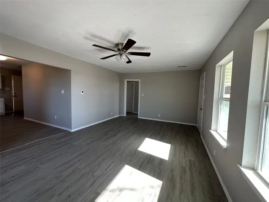 717 E Lamberth Road, Sherman, TX 75090 - #2