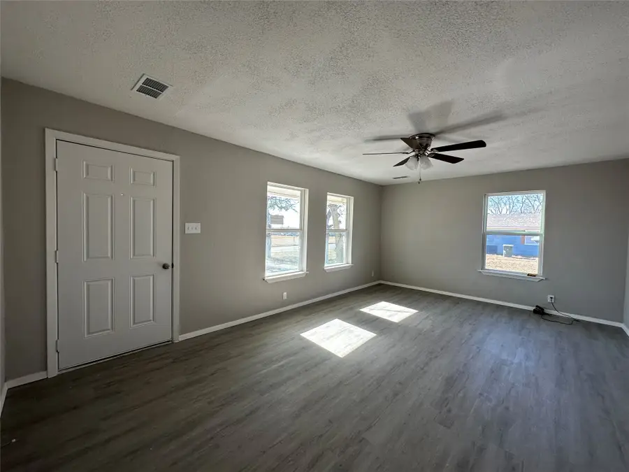 717 E Lamberth Road, Sherman, TX 75090 - #3
