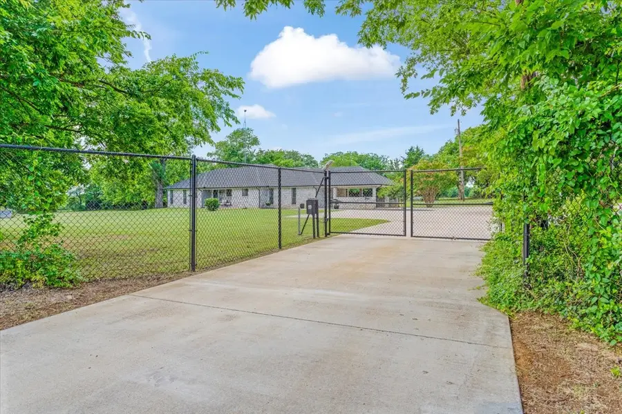 826 Georgetown Road, Pottsboro, TX 75076 - #2