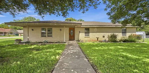 610 Meadowlark Street, Hamilton, TX 76531