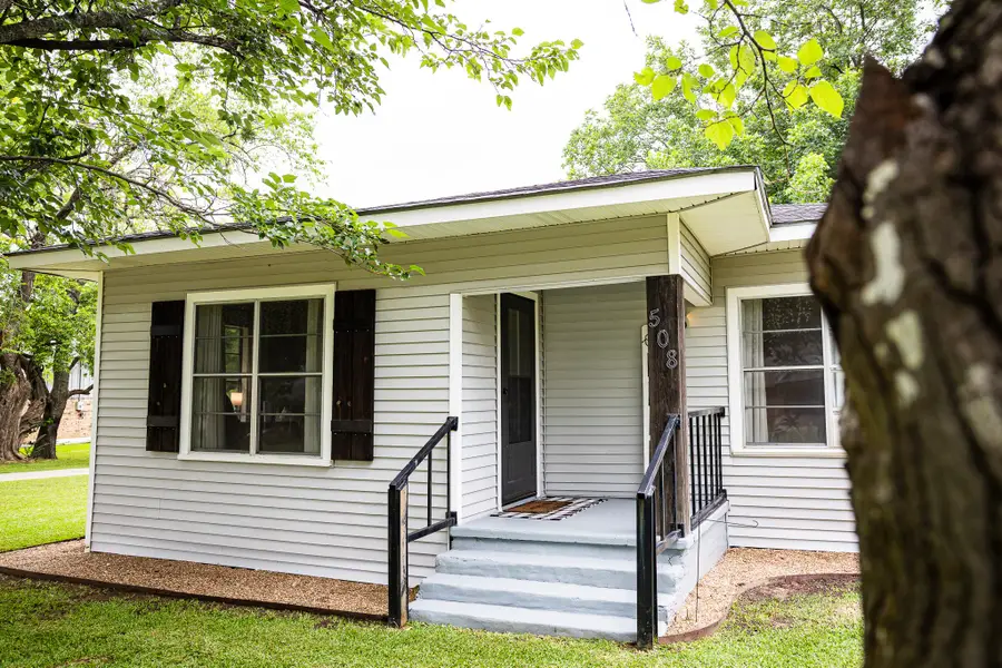 508 Fleming St., Mount Vernon, TX 75457 - #2