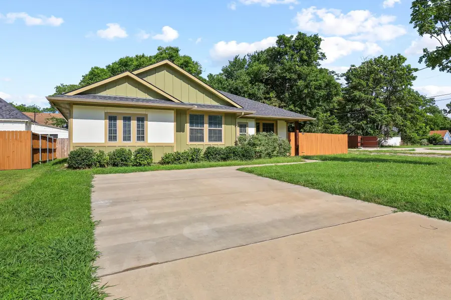 411 N Mirick Avenue, Denison, TX 75020 - #2