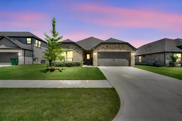 561 Baffin Bay Drive, Waxahachie, TX 75165