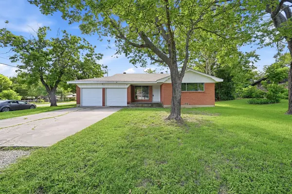 901 Maple Street, Howe, TX 75459