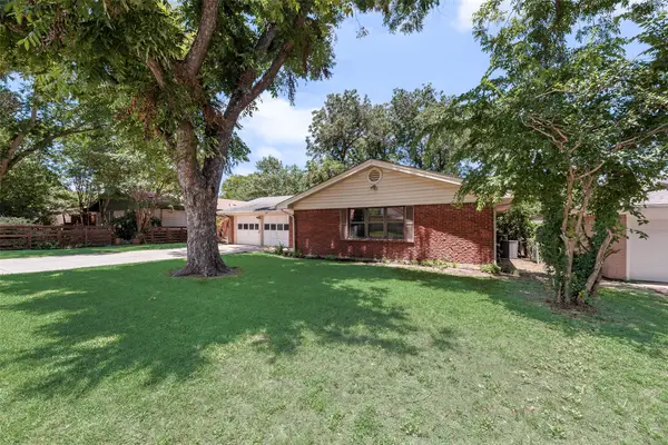 5517 Odessa Avenue, Fort Worth, TX 76133