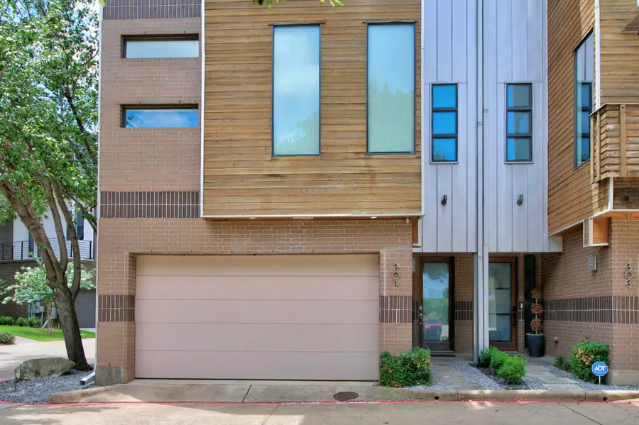381 E Greenbriar Lane #304, Dallas, TX 75203 - #2