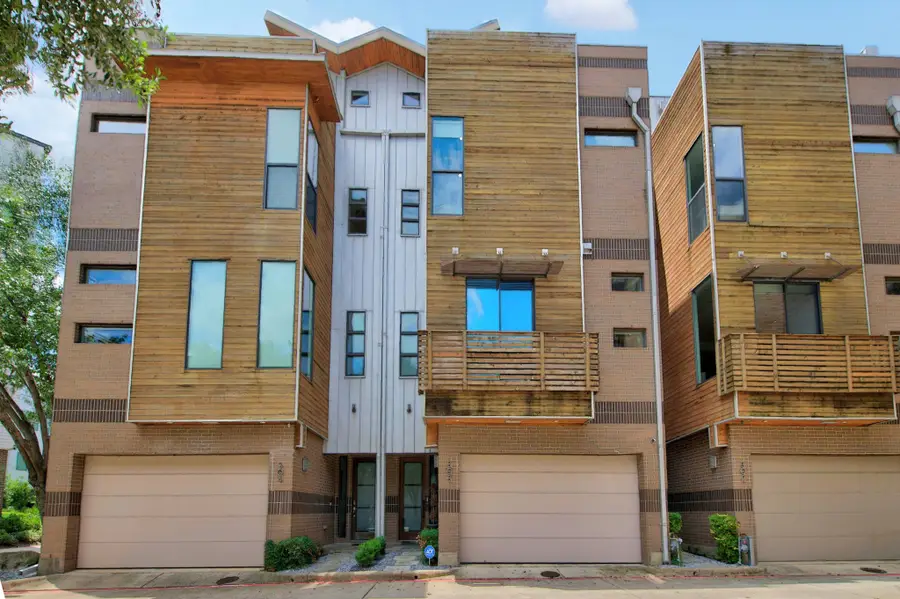 381 E Greenbriar Lane #304, Dallas, TX 75203 - #3