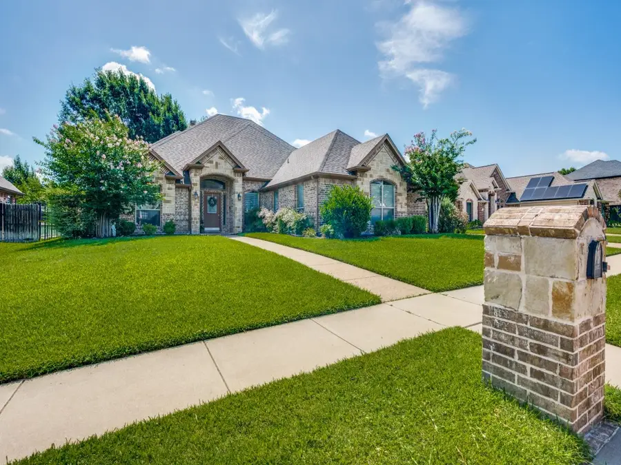 8115 Oak Hollow Drive, Arlington, TX 76001 - #2