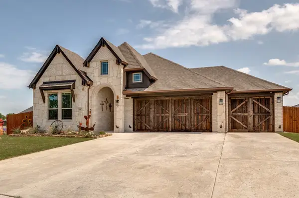 111 Tetrad Circle, Waxahachie, TX 75165