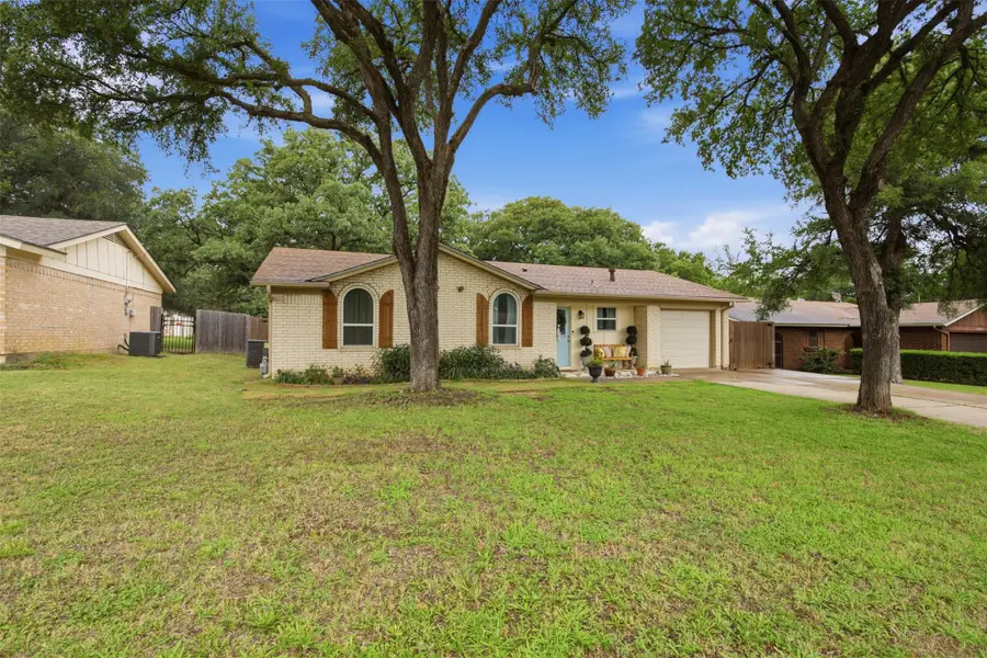 7121 Crabtree Lane, North Richland Hills, TX 76182 - #2