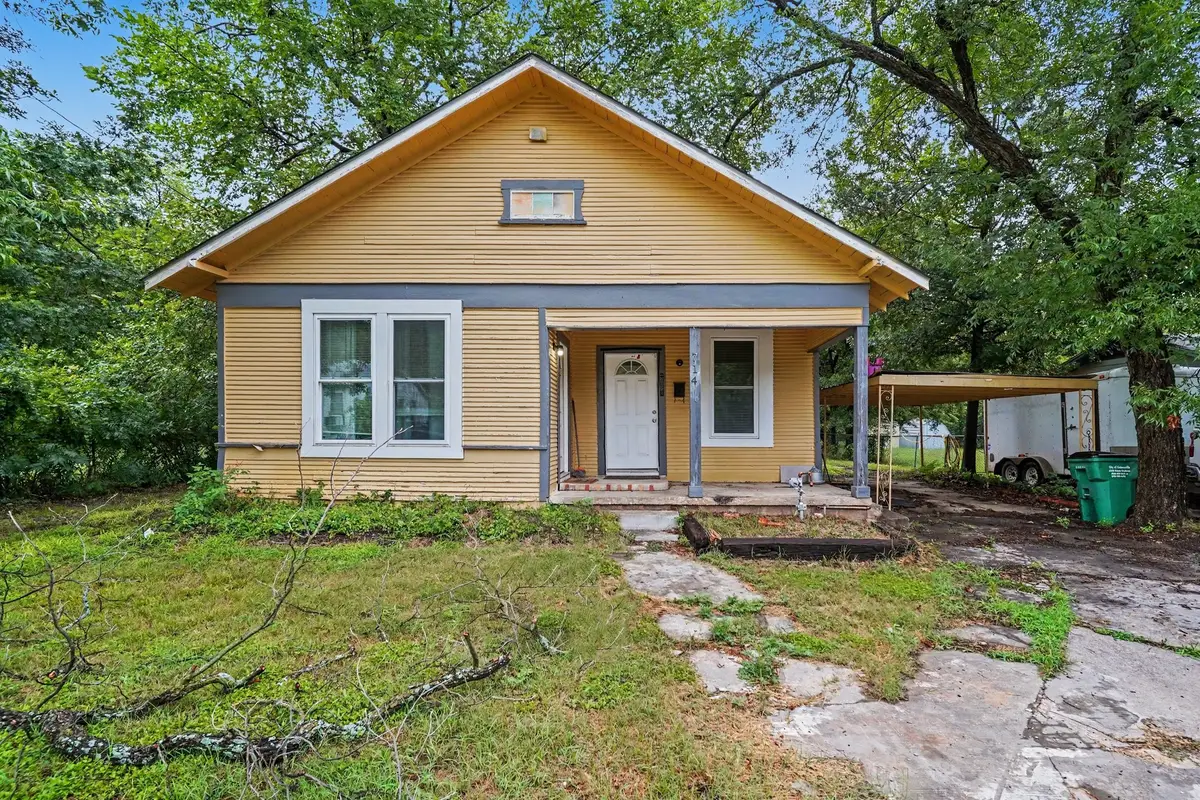 714 Ritchey Street, Gainesville, TX 76240 - #1